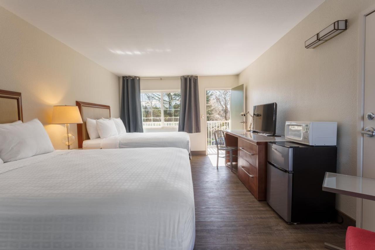 Riverfront Inn Roseburg Exterior foto