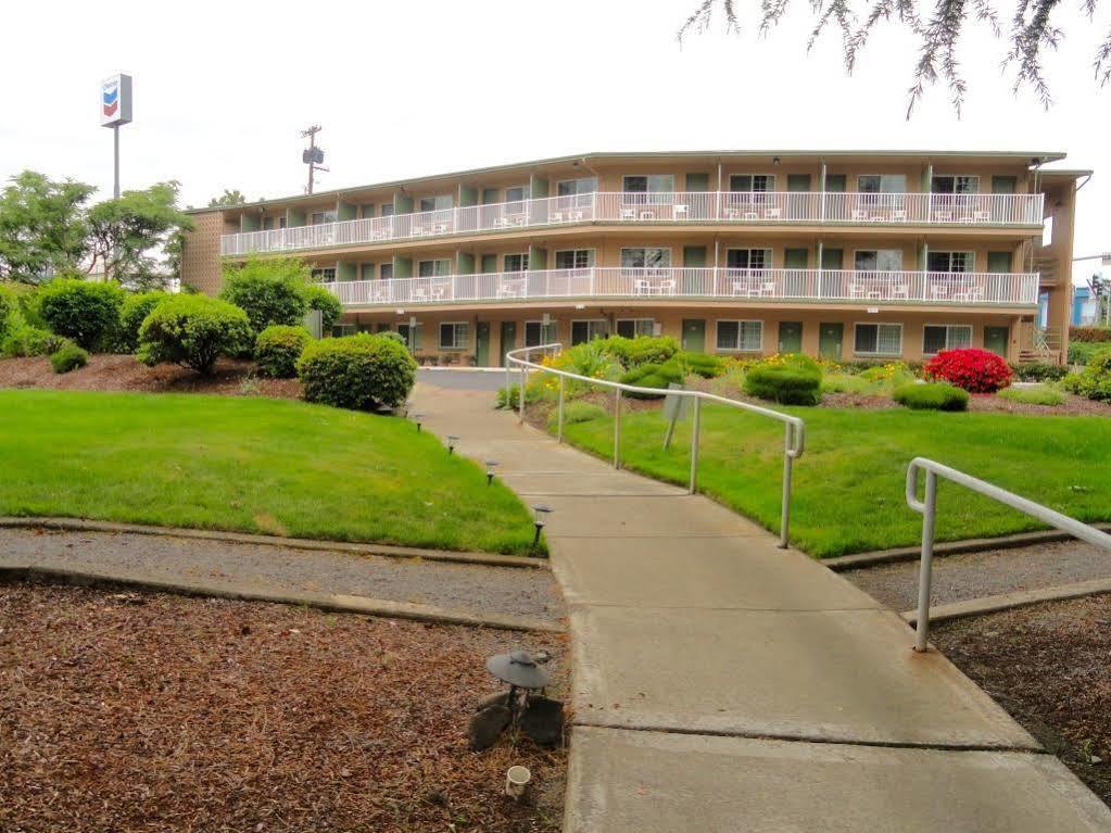 Riverfront Inn Roseburg Exterior foto